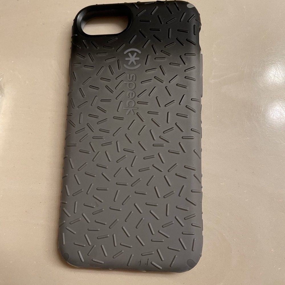 iphone 8 Speck fitted case